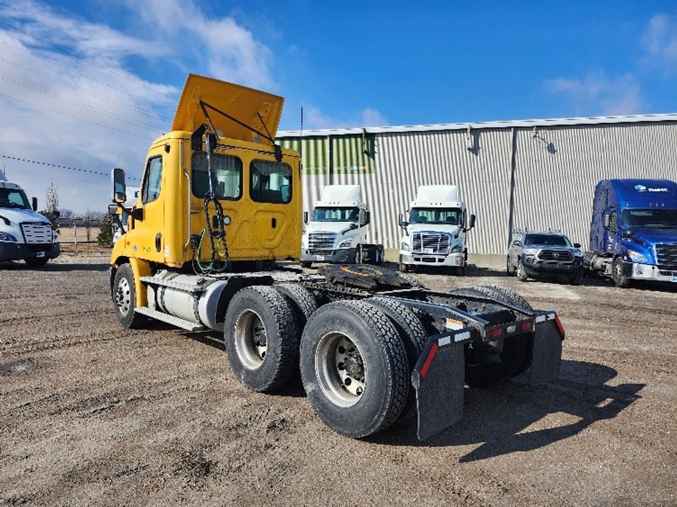 Day Cab Tractor-Heavy Duty Tractors-Freightliner-2019-Cascadia 11364ST-Wabash-IN-572,487\n\t\tmiles-$ 27,250 - Image 5