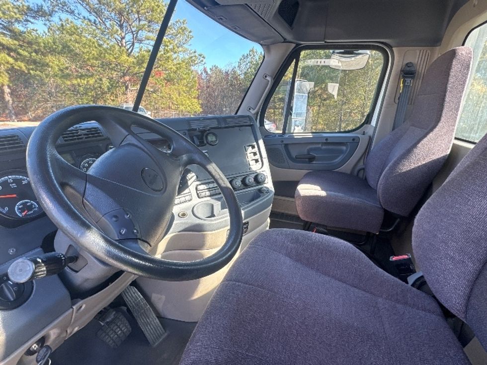 Day Cab Tractor-Heavy Duty Tractors-Freightliner-2019-Cascadia 11364ST-West Columbia-SC-171,449\n\t\tmiles-$ 45,000 - Image 10