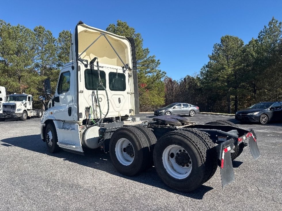 Day Cab Tractor-Heavy Duty Tractors-Freightliner-2019-Cascadia 11364ST-West Columbia-SC-171,449\n\t\tmiles-$ 45,000 - Image 5