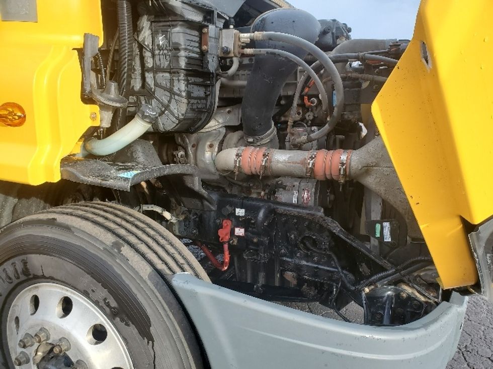 Day Cab Tractor-Heavy Duty Tractors-Freightliner-2019-Cascadia 11364ST-White Deer-PA-428,511\n\t\tmiles-$ 36,000 - Image 15
