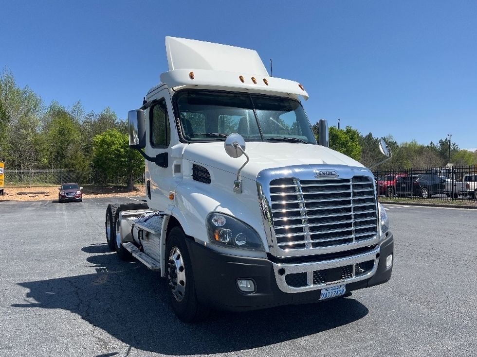 Day Cab Tractor-Heavy Duty Tractors-Freightliner-2019-Cascadia 11364ST-Winston Salem-NC-314,687\n\t\tmiles-$ 46,500 - Image 1