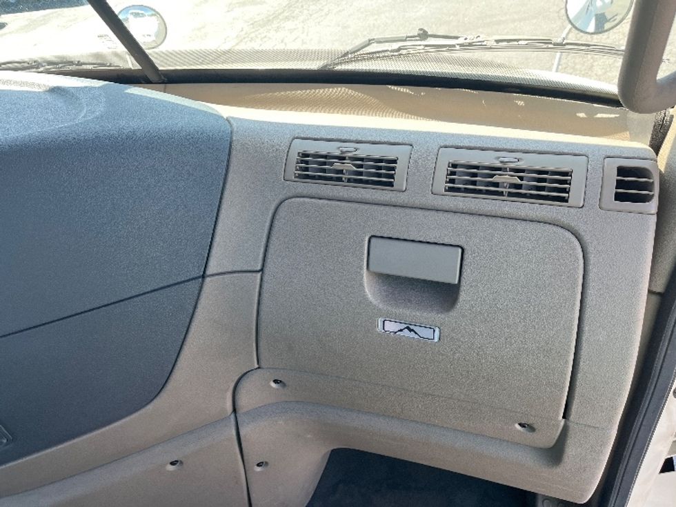 Day Cab Tractor-Heavy Duty Tractors-Freightliner-2019-Cascadia 11364ST-Winston Salem-NC-314,687\n\t\tmiles-$ 46,500 - Image 12