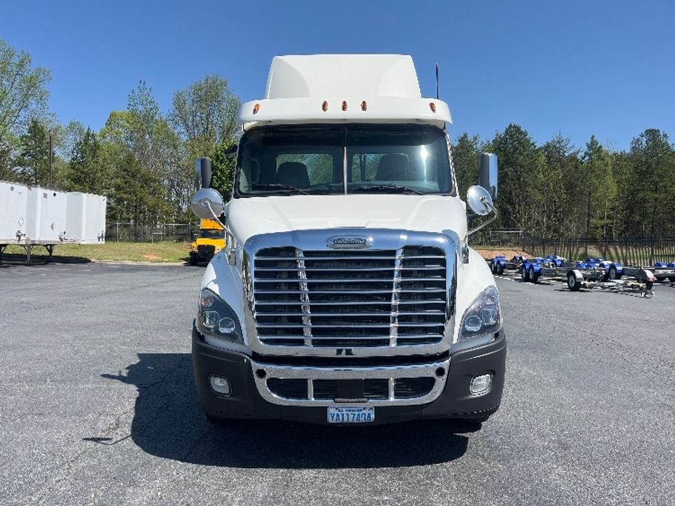 Day Cab Tractor-Heavy Duty Tractors-Freightliner-2019-Cascadia 11364ST-Winston Salem-NC-314,687\n\t\tmiles-$ 46,500 - Image 2