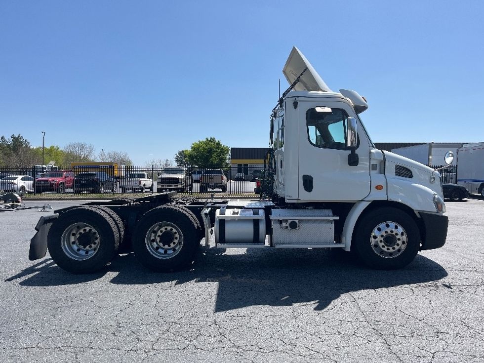 Day Cab Tractor-Heavy Duty Tractors-Freightliner-2019-Cascadia 11364ST-Winston Salem-NC-314,687\n\t\tmiles-$ 46,500 - Image 7