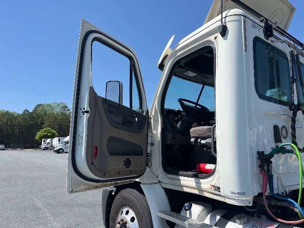 Day Cab Tractor-Heavy Duty Tractors-Freightliner-2019-Cascadia 11364ST-Winston Salem-NC-314,687\n\t\tmiles-$ 46,500 - Image 8