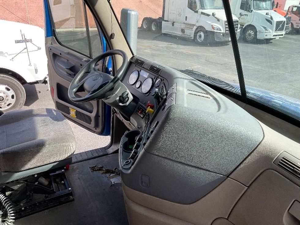 Day Cab Tractor-Heavy Duty Tractors-Freightliner-2019-Cascadia 12542ST-Albuquerque-NM-442,144\n\t\tmiles-$ 28,000 - Image 14