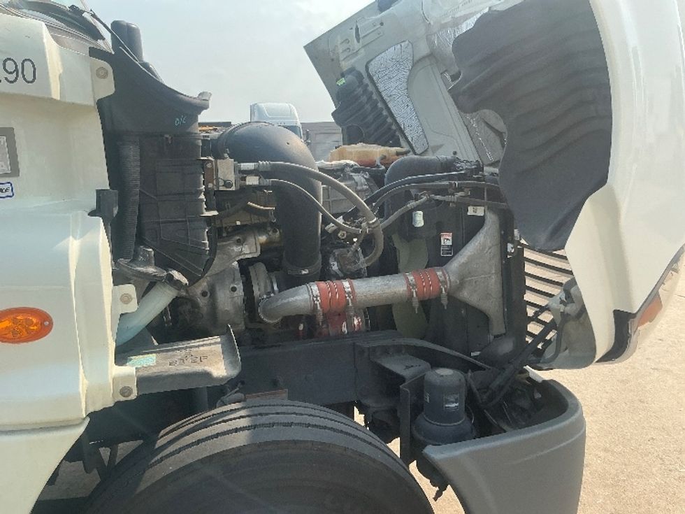 Day Cab Tractor-Heavy Duty Tractors-Freightliner-2019-Cascadia 12542ST-Allen Park-MI-261,061\n\t\tmiles-$ 37,000 - Image 15