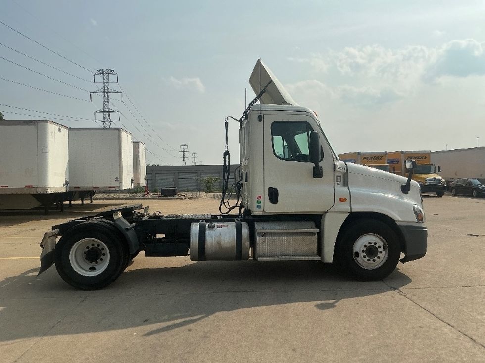 Day Cab Tractor-Heavy Duty Tractors-Freightliner-2019-Cascadia 12542ST-Allen Park-MI-261,061\n\t\tmiles-$ 37,000 - Image 8