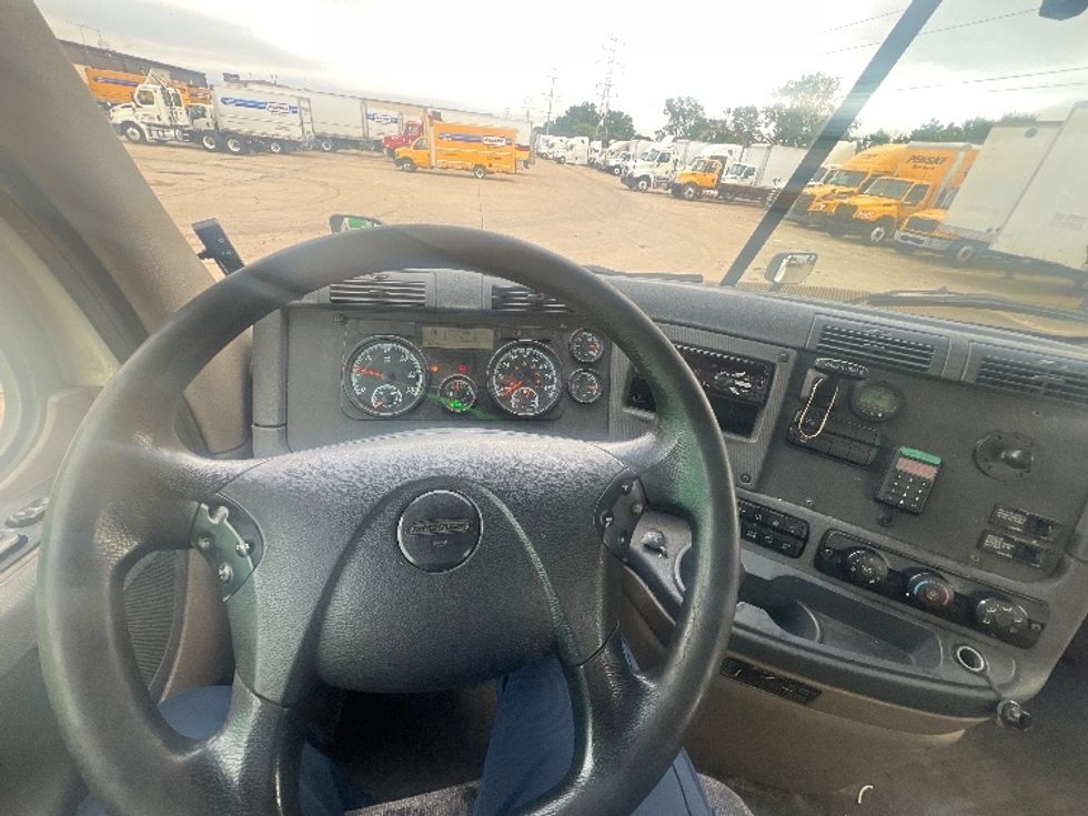 Day Cab Tractor-Heavy Duty Tractors-Freightliner-2019-Cascadia 12542ST-Allen Park-MI-363,975\n\t\tmiles-$ 33,250 - Image 11