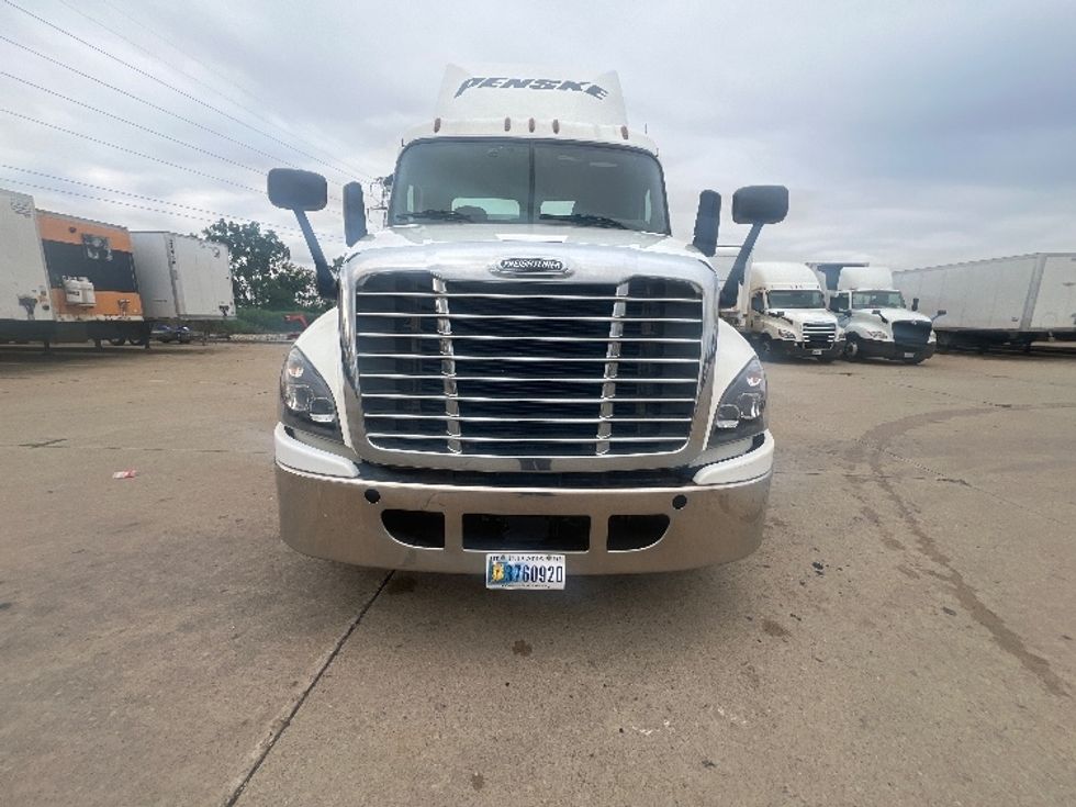 Day Cab Tractor-Heavy Duty Tractors-Freightliner-2019-Cascadia 12542ST-Allen Park-MI-363,975\n\t\tmiles-$ 33,250 - Image 2