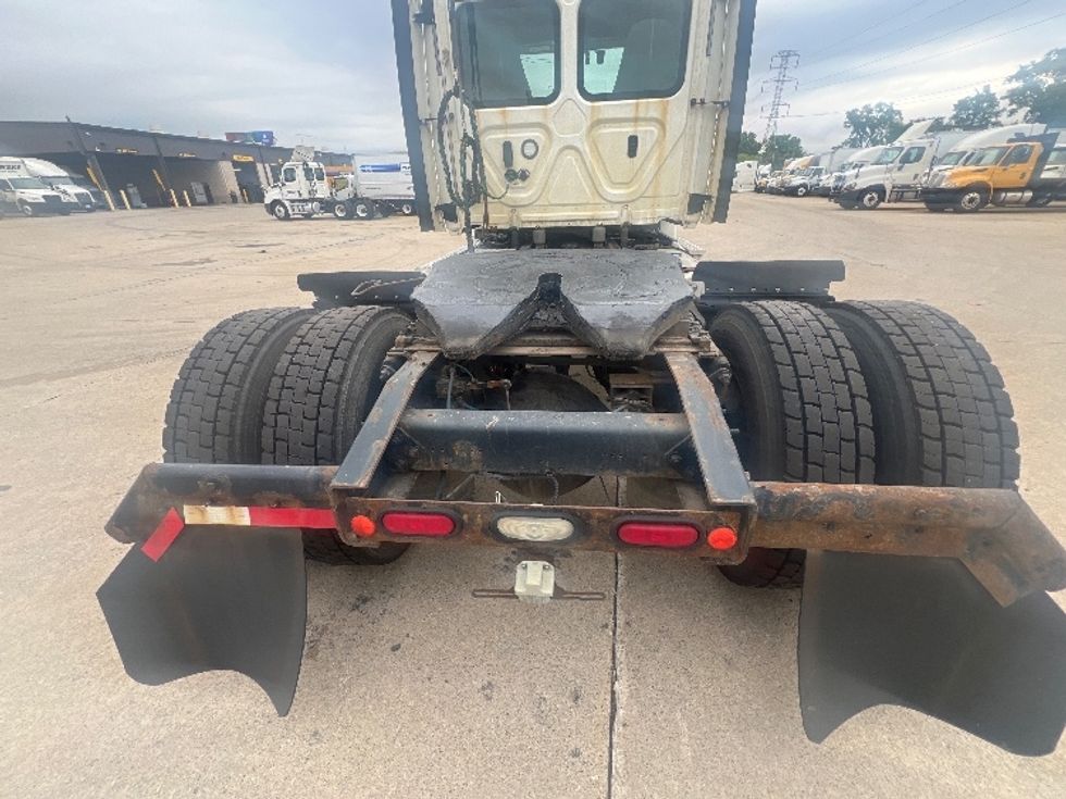 Day Cab Tractor-Heavy Duty Tractors-Freightliner-2019-Cascadia 12542ST-Allen Park-MI-363,975\n\t\tmiles-$ 33,250 - Image 6