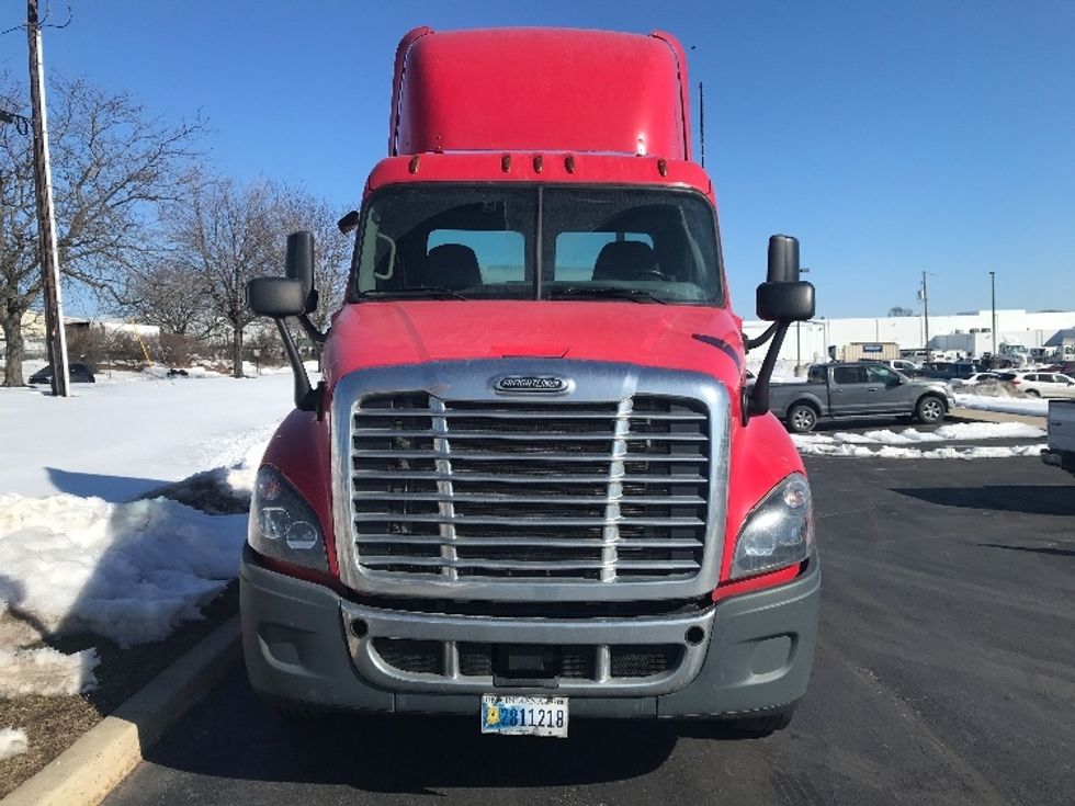 Day Cab Tractor-Heavy Duty Tractors-Freightliner-2019-Cascadia 12542ST-Allentown-PA-342,269\n\t\tmiles-$ 26,000 - Image 2