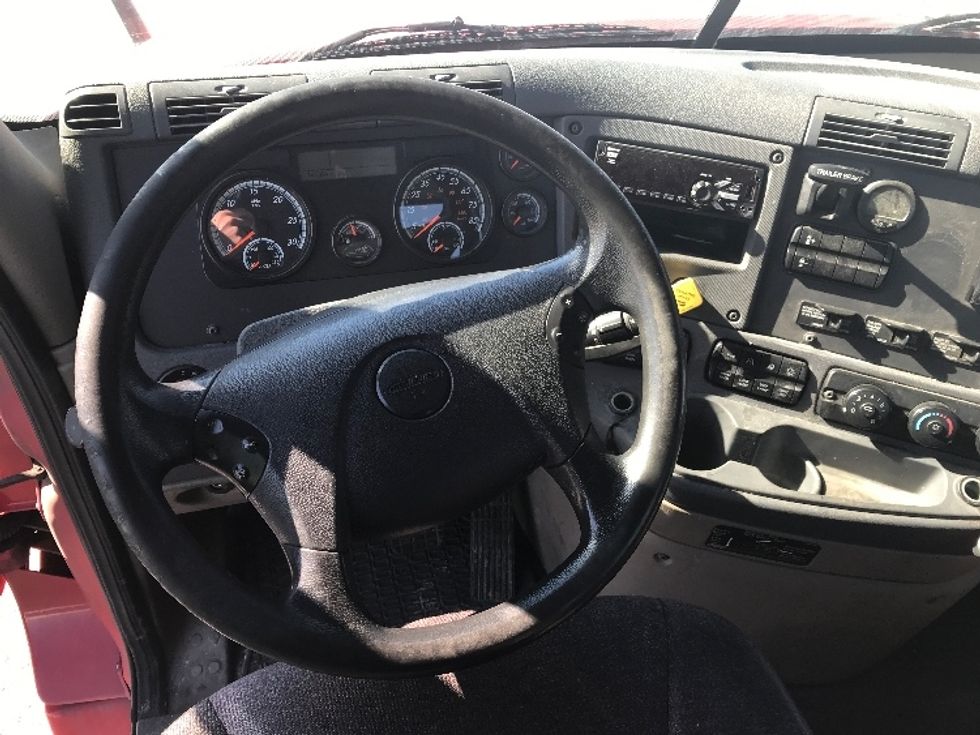 Day Cab Tractor-Heavy Duty Tractors-Freightliner-2019-Cascadia 12542ST-Allentown-PA-342,269\n\t\tmiles-$ 28,250 - Image 11