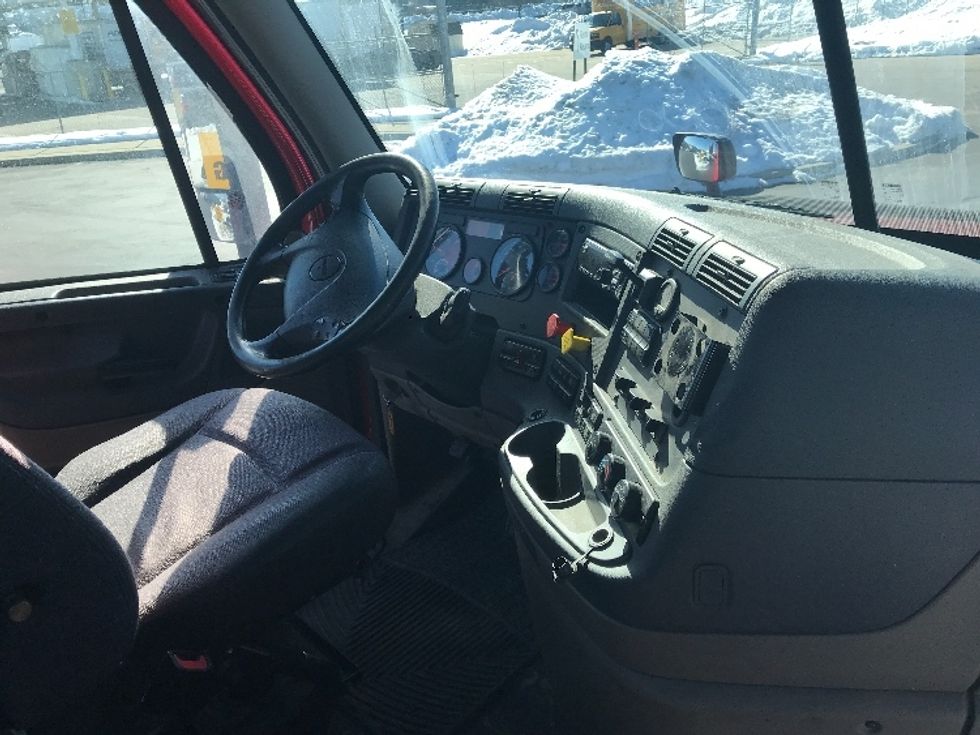 Day Cab Tractor-Heavy Duty Tractors-Freightliner-2019-Cascadia 12542ST-Allentown-PA-342,269\n\t\tmiles-$ 28,250 - Image 14