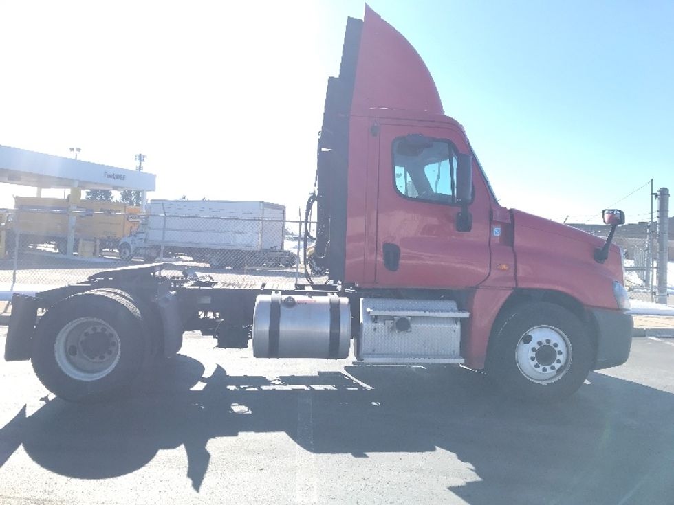 Day Cab Tractor-Heavy Duty Tractors-Freightliner-2019-Cascadia 12542ST-Allentown-PA-342,269\n\t\tmiles-$ 28,250 - Image 8