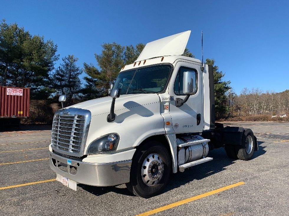 Day Cab Tractor-Heavy Duty Tractors-Freightliner-2019-Cascadia 12542ST-Auburn-MA-434,233\n\t\tmiles-$ 29,250 - Image 3