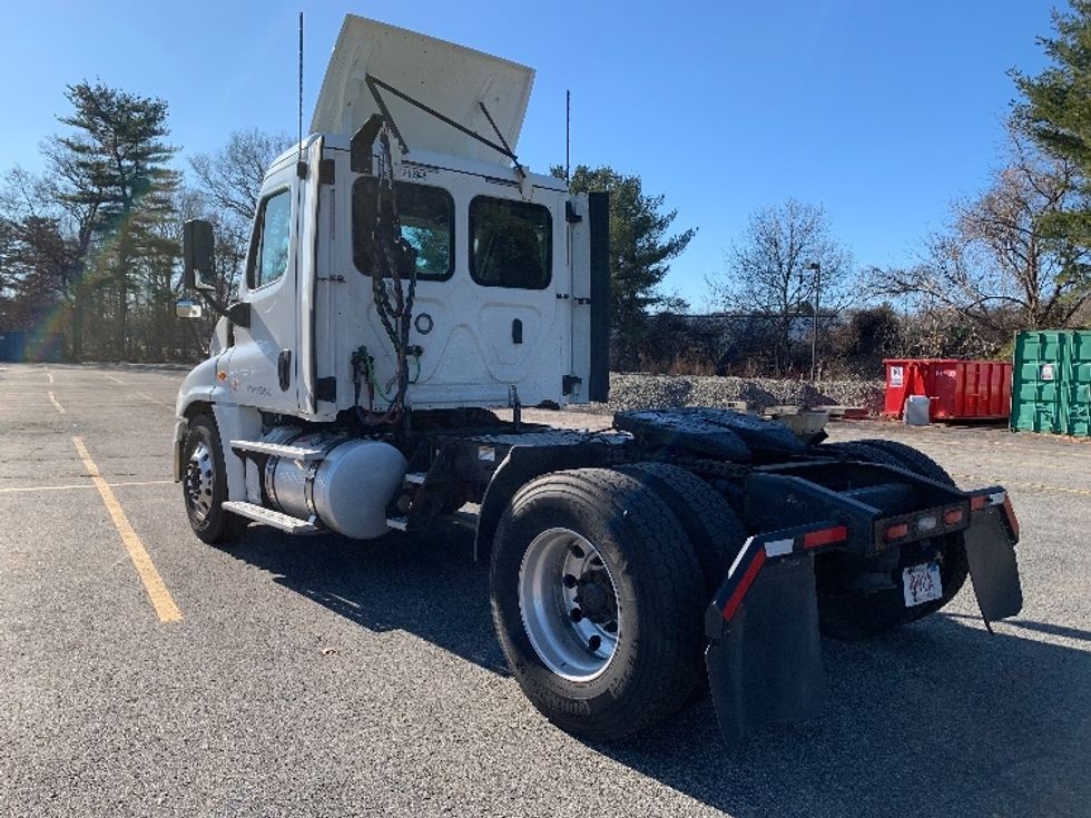Day Cab Tractor-Heavy Duty Tractors-Freightliner-2019-Cascadia 12542ST-Auburn-MA-434,233\n\t\tmiles-$ 29,250 - Image 5