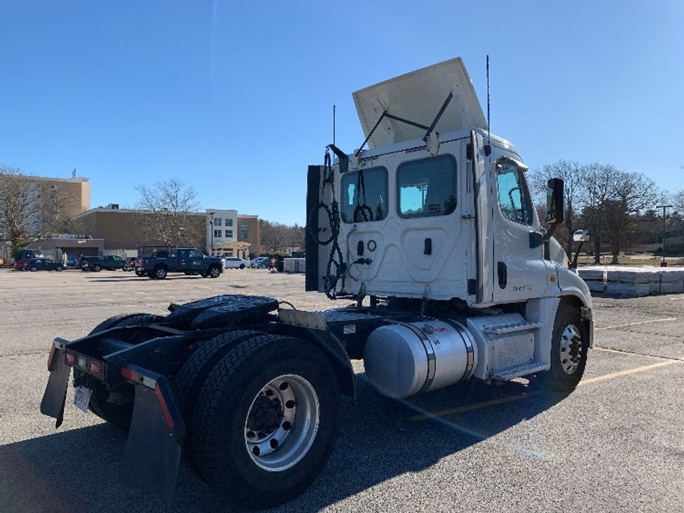 Day Cab Tractor-Heavy Duty Tractors-Freightliner-2019-Cascadia 12542ST-Auburn-MA-434,233\n\t\tmiles-$ 29,250 - Image 7