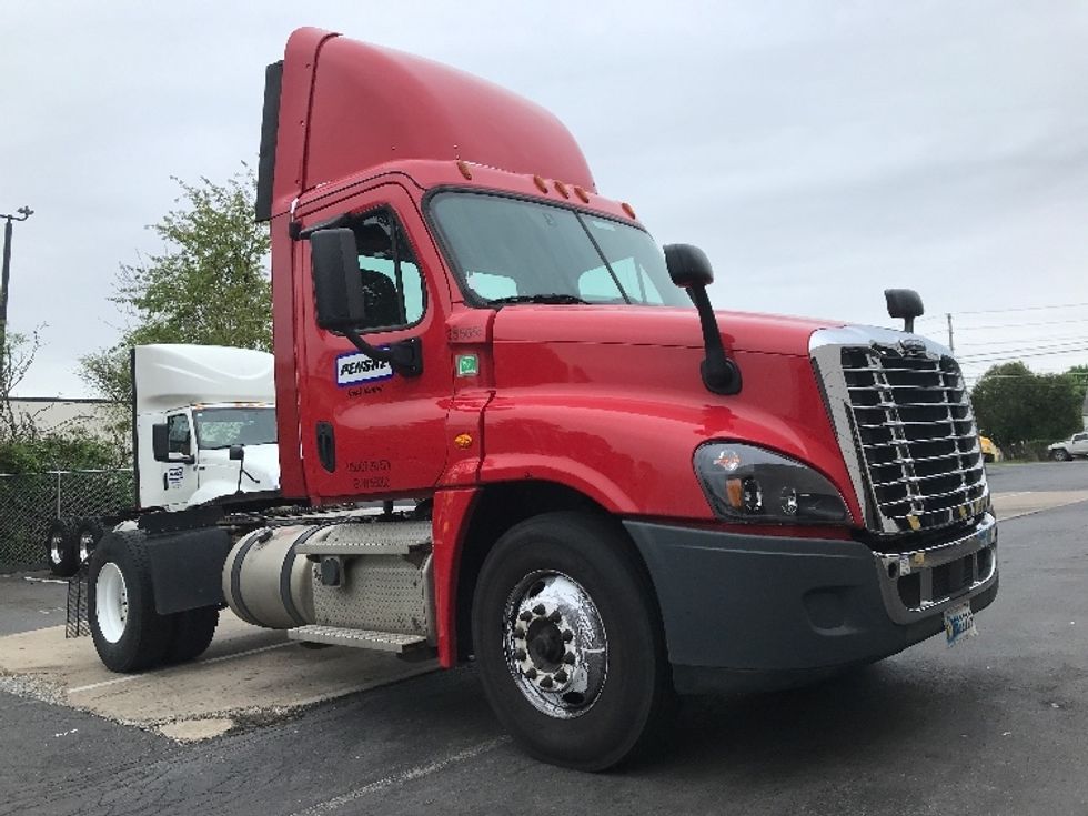 Day Cab Tractor-Heavy Duty Tractors-Freightliner-2019-Cascadia 12542ST-Bethlehem-PA-302,293\n\t\tmiles-$ 27,500 - Image 1