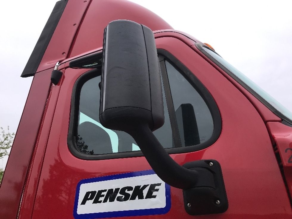 Day Cab Tractor-Heavy Duty Tractors-Freightliner-2019-Cascadia 12542ST-Bethlehem-PA-302,293\n\t\tmiles-$ 27,500 - Image 19