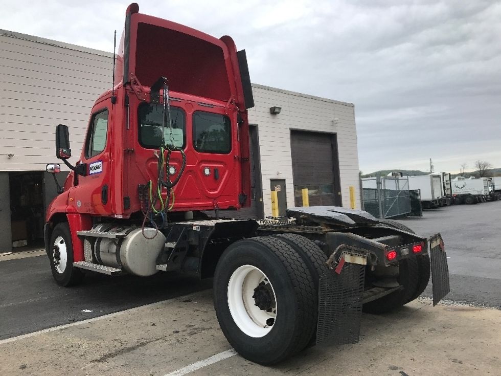 Day Cab Tractor-Heavy Duty Tractors-Freightliner-2019-Cascadia 12542ST-Bethlehem-PA-302,293\n\t\tmiles-$ 27,500 - Image 5