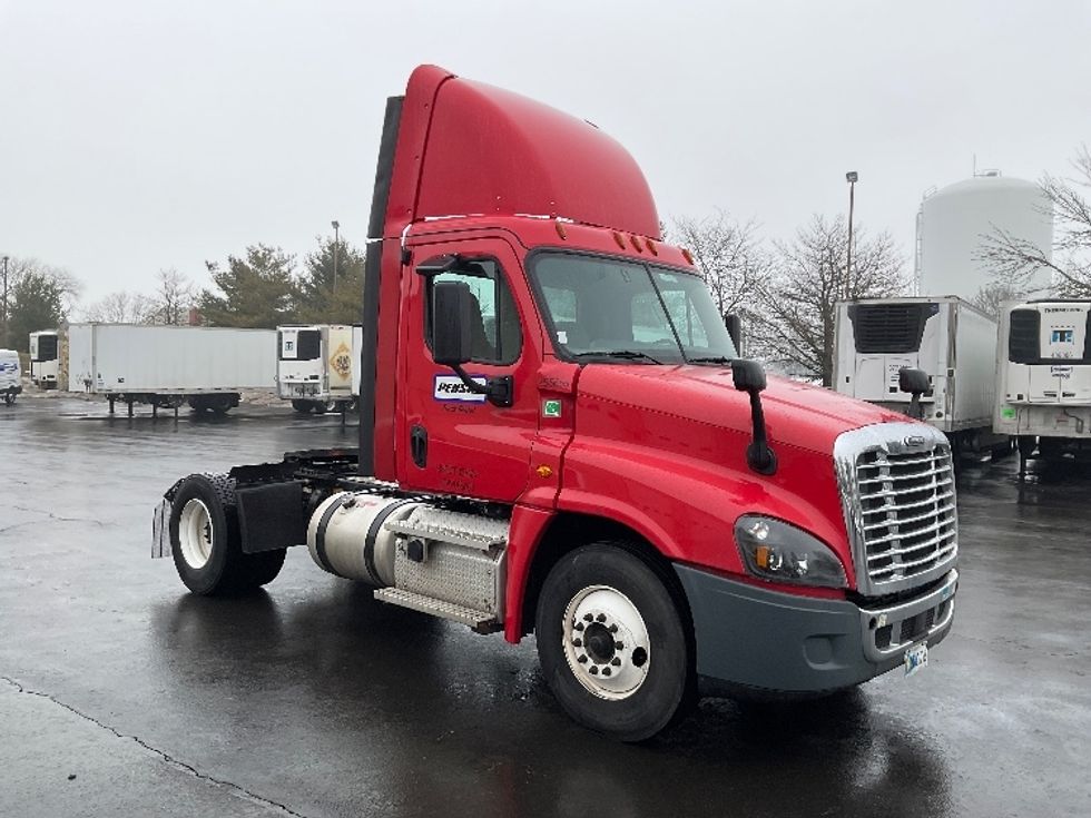 Day Cab Tractor-Heavy Duty Tractors-Freightliner-2019-Cascadia 12542ST-Bethlehem-PA-302,293\n\t\tmiles-$ 30,000 - Image 1