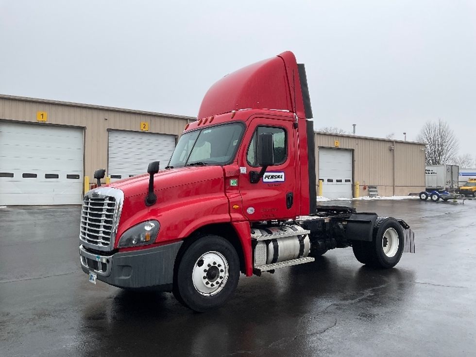 Day Cab Tractor-Heavy Duty Tractors-Freightliner-2019-Cascadia 12542ST-Bethlehem-PA-302,293\n\t\tmiles-$ 30,000 - Image 3