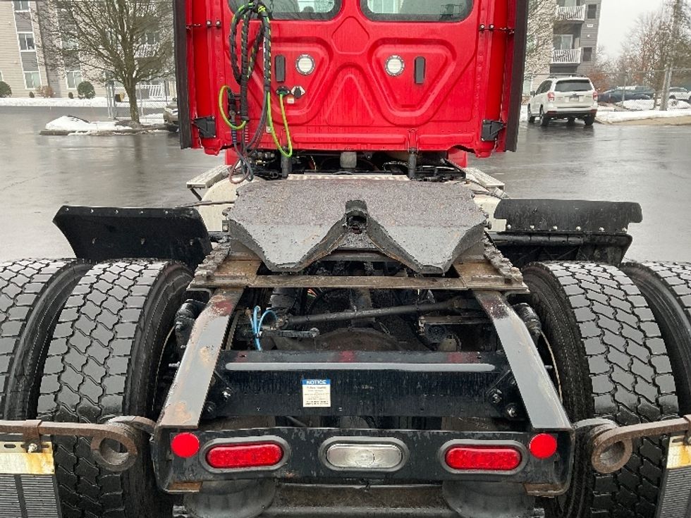 Day Cab Tractor-Heavy Duty Tractors-Freightliner-2019-Cascadia 12542ST-Bethlehem-PA-302,293\n\t\tmiles-$ 30,000 - Image 6