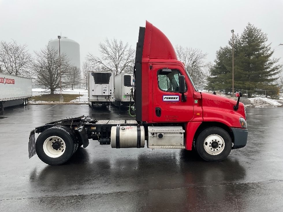 Day Cab Tractor-Heavy Duty Tractors-Freightliner-2019-Cascadia 12542ST-Bethlehem-PA-302,293\n\t\tmiles-$ 30,000 - Image 8