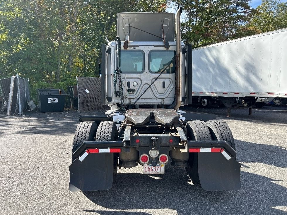 Day Cab Tractor-Heavy Duty Tractors-Freightliner-2019-Cascadia 12542ST-Braintree-MA-288,685\n\t\tmiles-$ 33,500 - Image 6