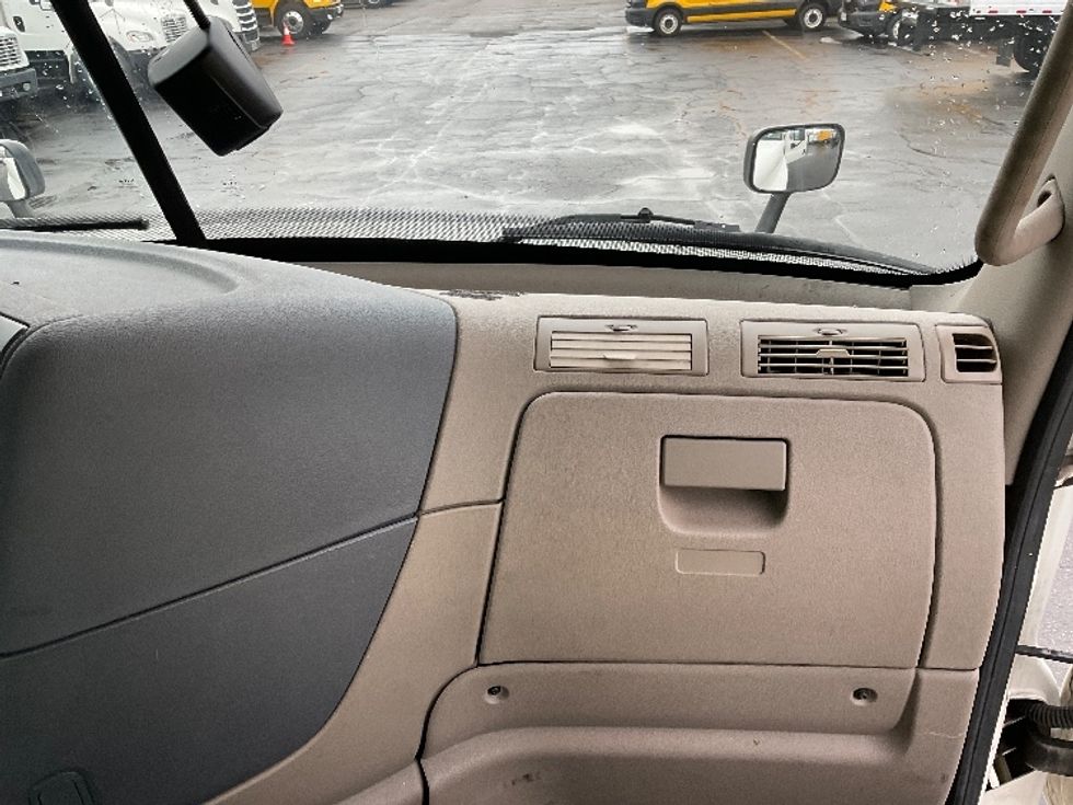 Day Cab Tractor-Heavy Duty Tractors-Freightliner-2019-Cascadia 12542ST-Braintree-MA-506,382\n\t\tmiles-$ 30,750 - Image 13