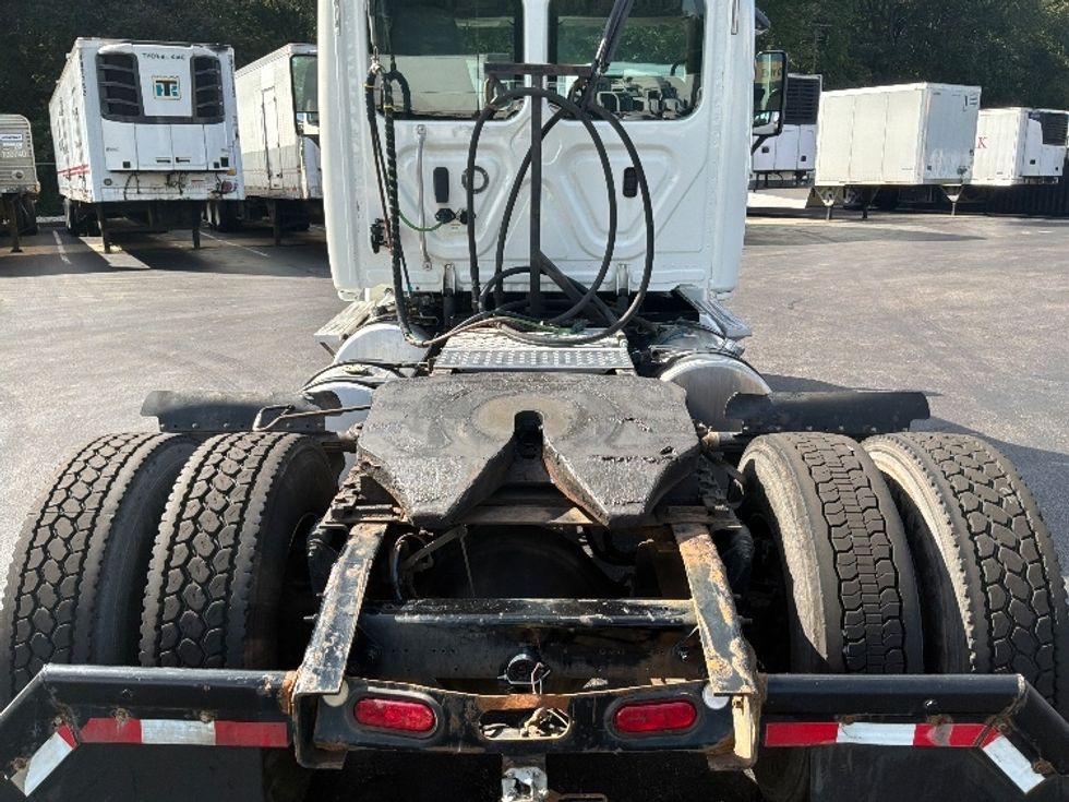 Day Cab Tractor-Heavy Duty Tractors-Freightliner-2019-Cascadia 12542ST-Burlington-NJ-318,254\n\t\tmiles-$ 35,000 - Image 6