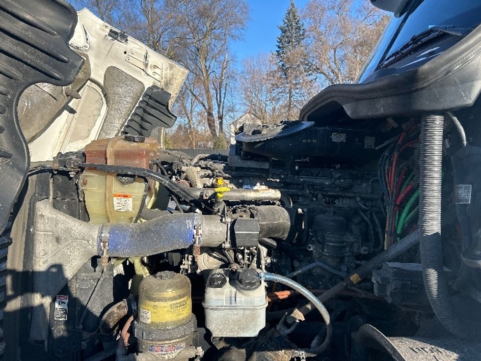 Day Cab Tractor-Heavy Duty Tractors-Freightliner-2019-Cascadia 12542ST-Byron Center-MI-455,777\n\t\tmiles-$ 21,750 - Image 16