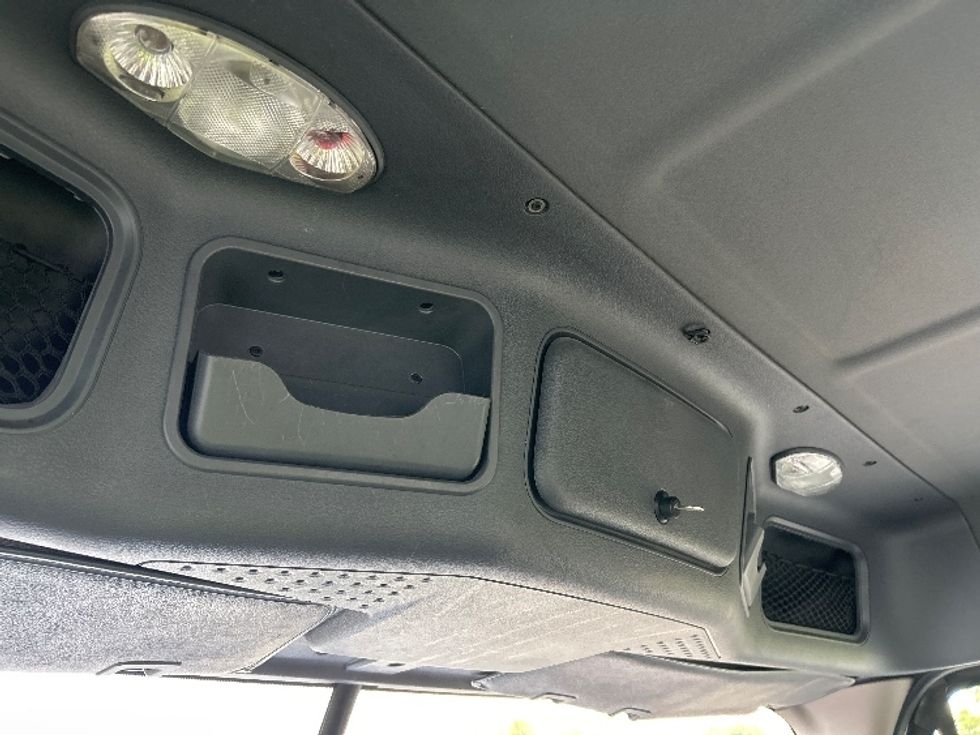 Day Cab Tractor-Heavy Duty Tractors-Freightliner-2019-Cascadia 12542ST-Byron Center-MI-546,354\n\t\tmiles-$ 22,000 - Image 19