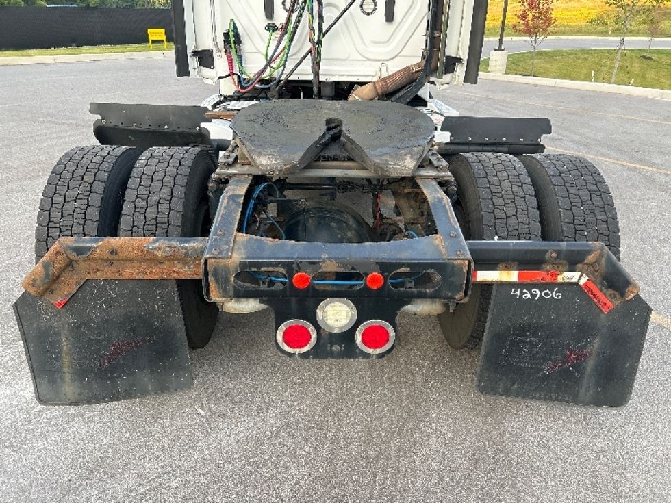 Day Cab Tractor-Heavy Duty Tractors-Freightliner-2019-Cascadia 12542ST-Byron Center-MI-546,354\n\t\tmiles-$ 22,000 - Image 6