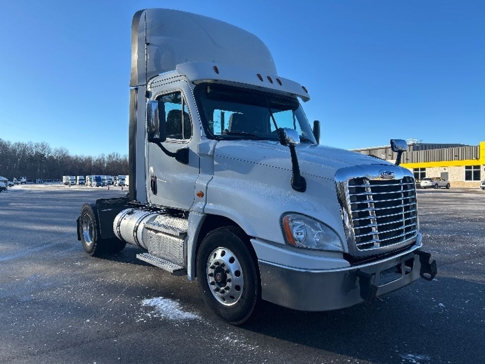 Day Cab Tractor-Heavy Duty Tractors-Freightliner-2019-Cascadia 12542ST-Byron Center-MI-547,987\n\t\tmiles-$ 20,000 - Image 1