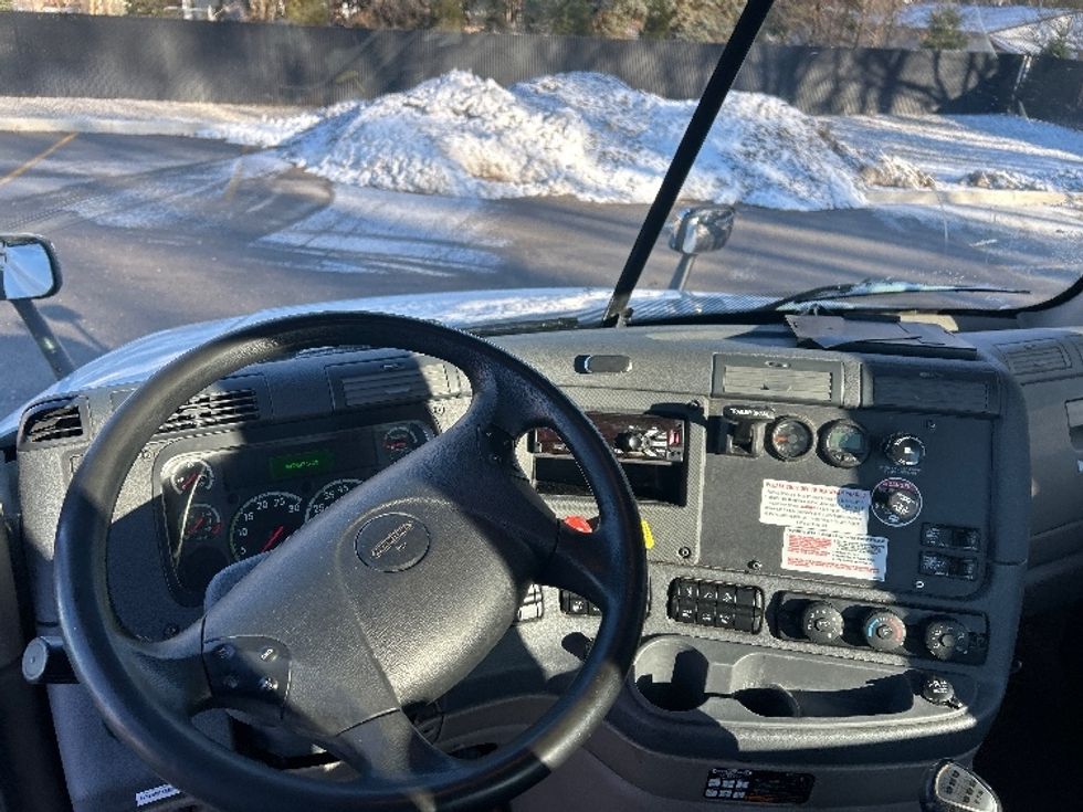 Day Cab Tractor-Heavy Duty Tractors-Freightliner-2019-Cascadia 12542ST-Byron Center-MI-547,987\n\t\tmiles-$ 20,000 - Image 11