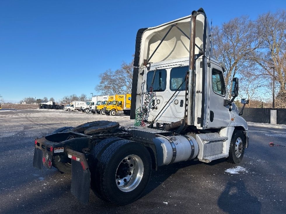 Day Cab Tractor-Heavy Duty Tractors-Freightliner-2019-Cascadia 12542ST-Byron Center-MI-547,987\n\t\tmiles-$ 20,000 - Image 7