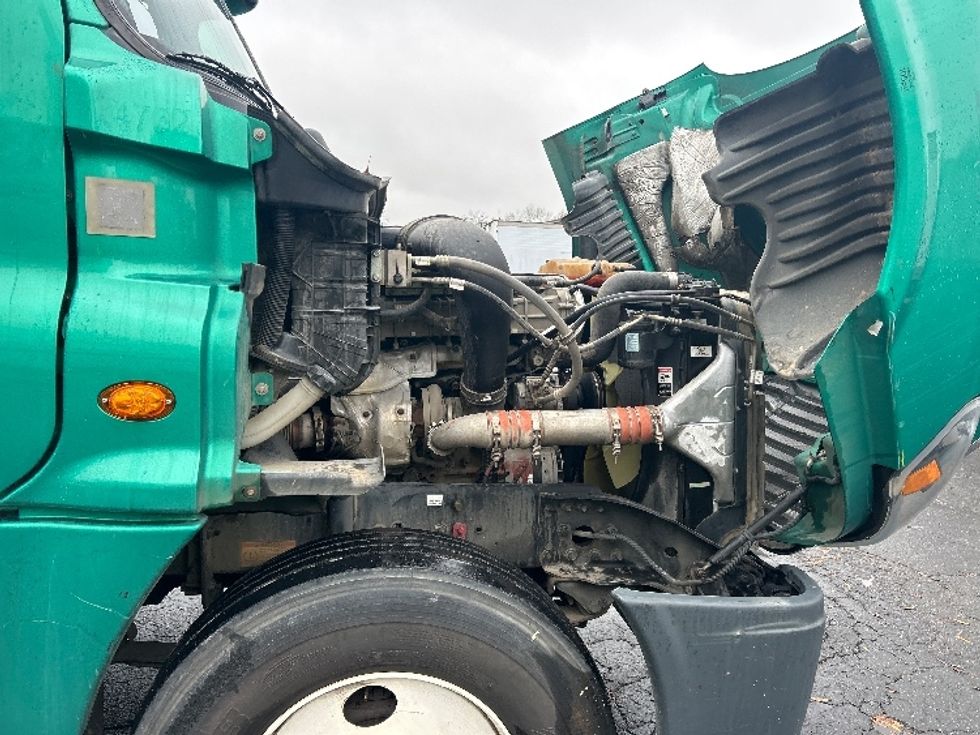 Day Cab Tractor-Heavy Duty Tractors-Freightliner-2019-Cascadia 12542ST-Charlotte-NC-306,446\n\t\tmiles-$ 31,500 - Image 15