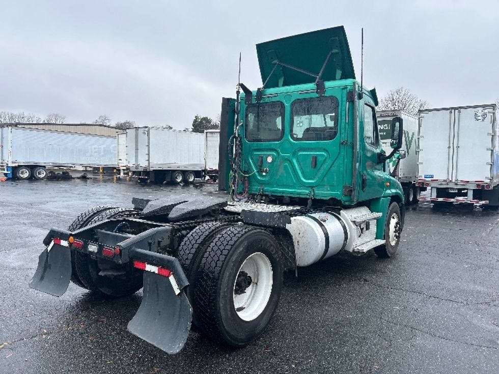 Day Cab Tractor-Heavy Duty Tractors-Freightliner-2019-Cascadia 12542ST-Charlotte-NC-306,446\n\t\tmiles-$ 31,500 - Image 7