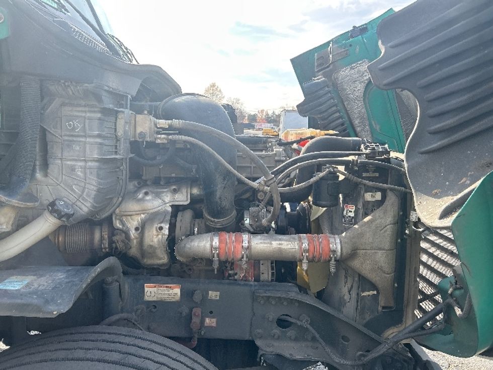 Day Cab Tractor-Heavy Duty Tractors-Freightliner-2019-Cascadia 12542ST-Charlotte-NC-399,557\n\t\tmiles-$ 26,500 - Image 15