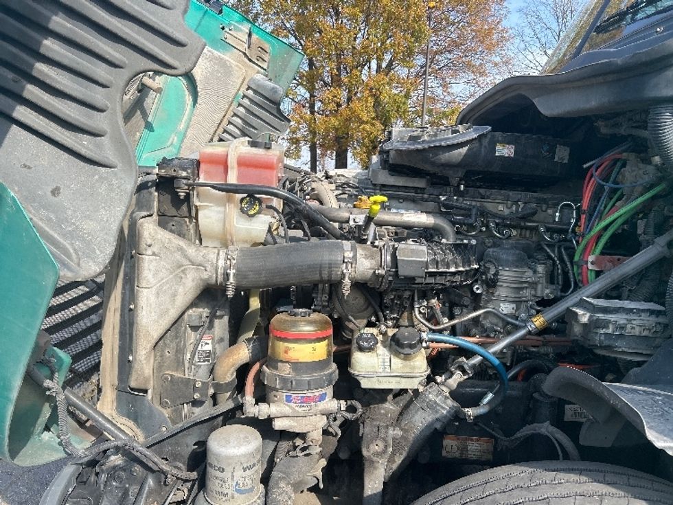 Day Cab Tractor-Heavy Duty Tractors-Freightliner-2019-Cascadia 12542ST-Charlotte-NC-399,557\n\t\tmiles-$ 26,500 - Image 16