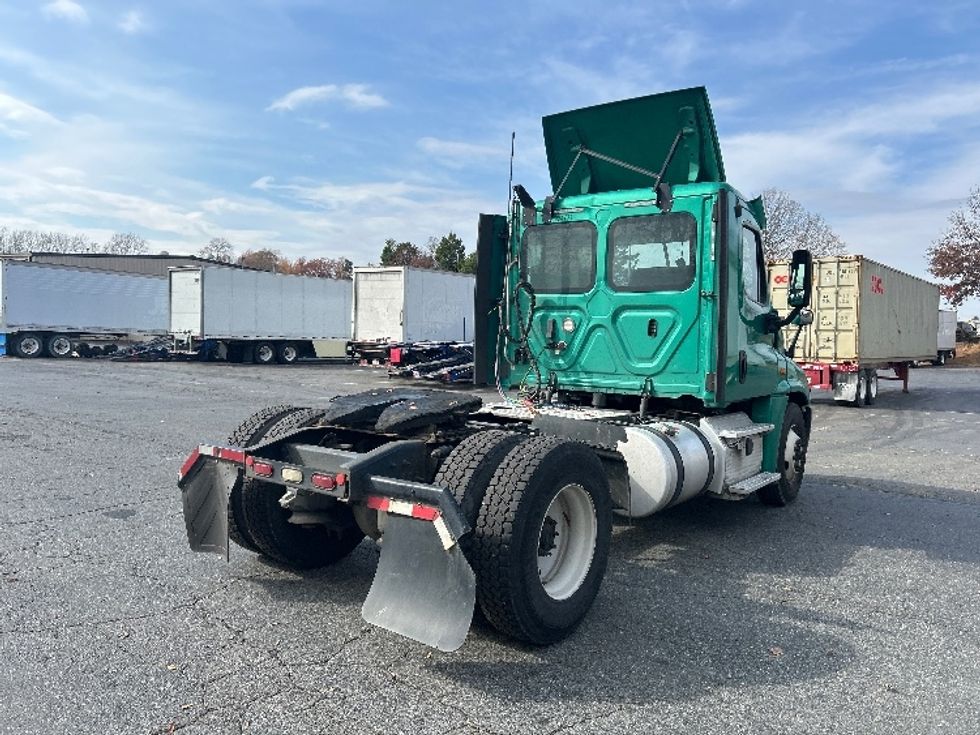 Day Cab Tractor-Heavy Duty Tractors-Freightliner-2019-Cascadia 12542ST-Charlotte-NC-399,557\n\t\tmiles-$ 26,500 - Image 7