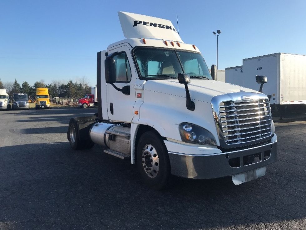 Day Cab Tractor-Heavy Duty Tractors-Freightliner-2019-Cascadia 12542ST-Charlotte-NC-459,222\n\t\tmiles-$ 39,500 - Image 1