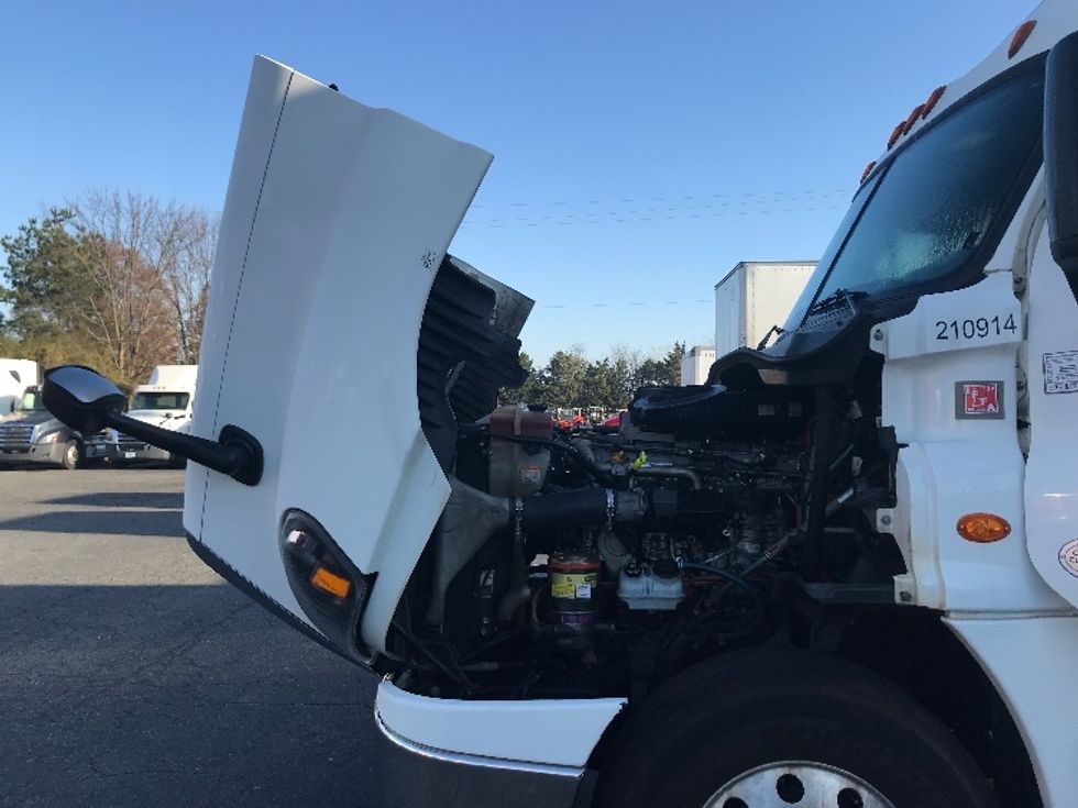 Day Cab Tractor-Heavy Duty Tractors-Freightliner-2019-Cascadia 12542ST-Charlotte-NC-459,222\n\t\tmiles-$ 39,500 - Image 16