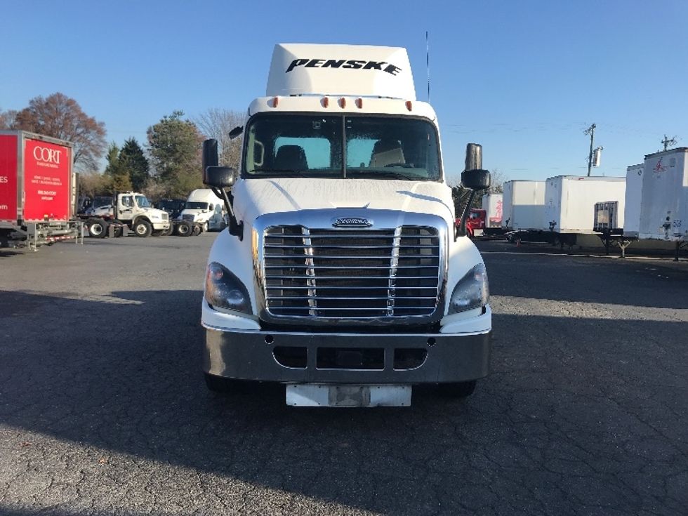 Day Cab Tractor-Heavy Duty Tractors-Freightliner-2019-Cascadia 12542ST-Charlotte-NC-459,222\n\t\tmiles-$ 39,500 - Image 2