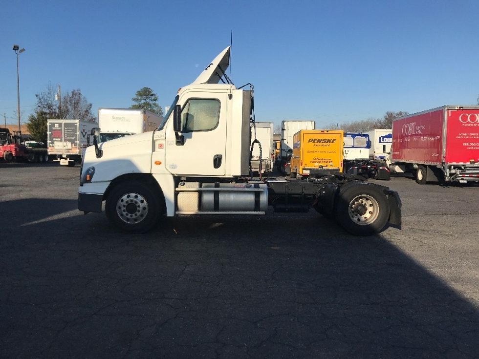 Day Cab Tractor-Heavy Duty Tractors-Freightliner-2019-Cascadia 12542ST-Charlotte-NC-459,222\n\t\tmiles-$ 39,500 - Image 4