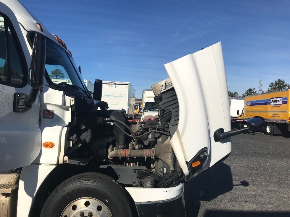 Day Cab Tractor-Heavy Duty Tractors-Freightliner-2019-Cascadia 12542ST-Charlotte-NC-478,714\n\t\tmiles-$ 38,250 - Image 15