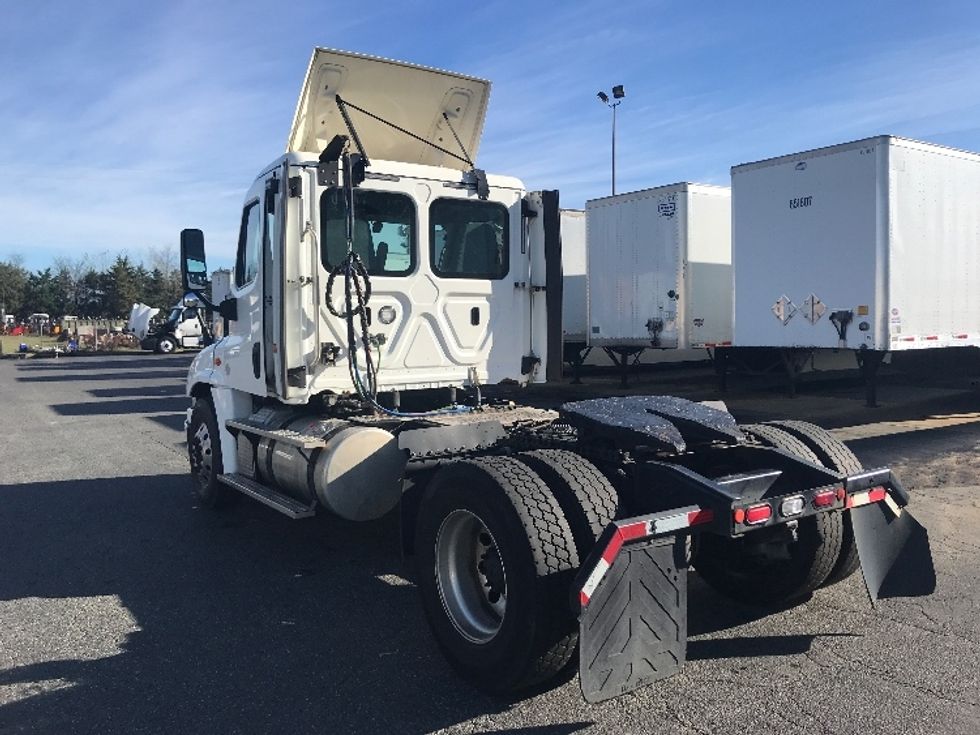 Day Cab Tractor-Heavy Duty Tractors-Freightliner-2019-Cascadia 12542ST-Charlotte-NC-478,714\n\t\tmiles-$ 38,250 - Image 5