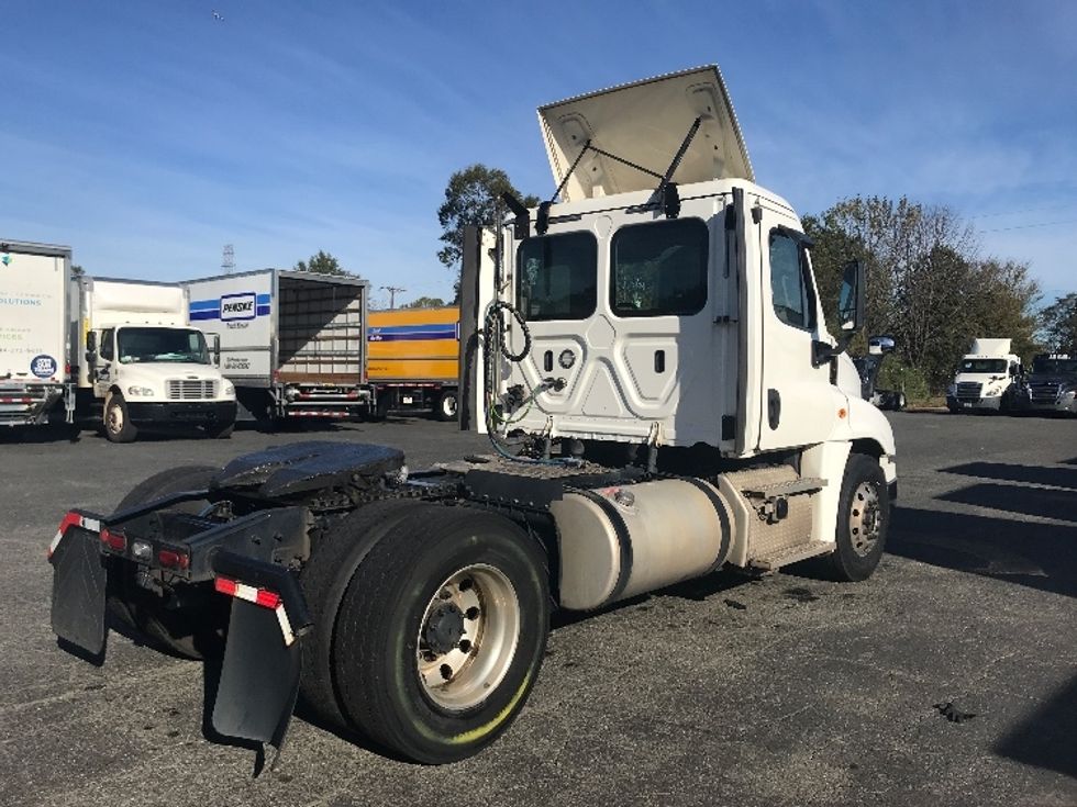 Day Cab Tractor-Heavy Duty Tractors-Freightliner-2019-Cascadia 12542ST-Charlotte-NC-478,714\n\t\tmiles-$ 38,250 - Image 7